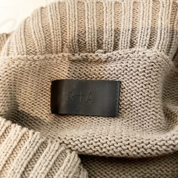 RTA Beckett One Shoulder Asymmetrical Raw Edge Sweater Uno Platoon Green XS - Picture 4 of 7